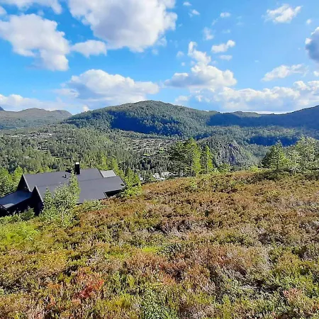 8 Person In Tjorhom-by Traum