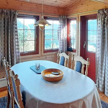 8 Person In Tjorhom-by Traum * Tjorhom