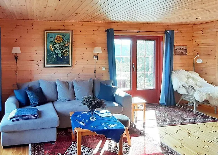 8 Person In Tjorhom-by Traum * Tjorhom